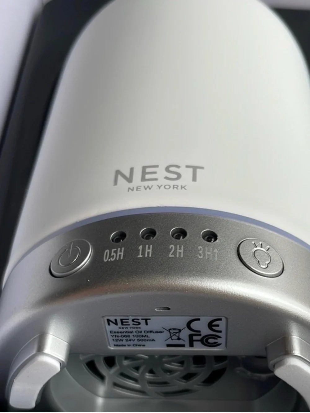 NEST Fragrances White Ultrasonic Aroma Diffuser